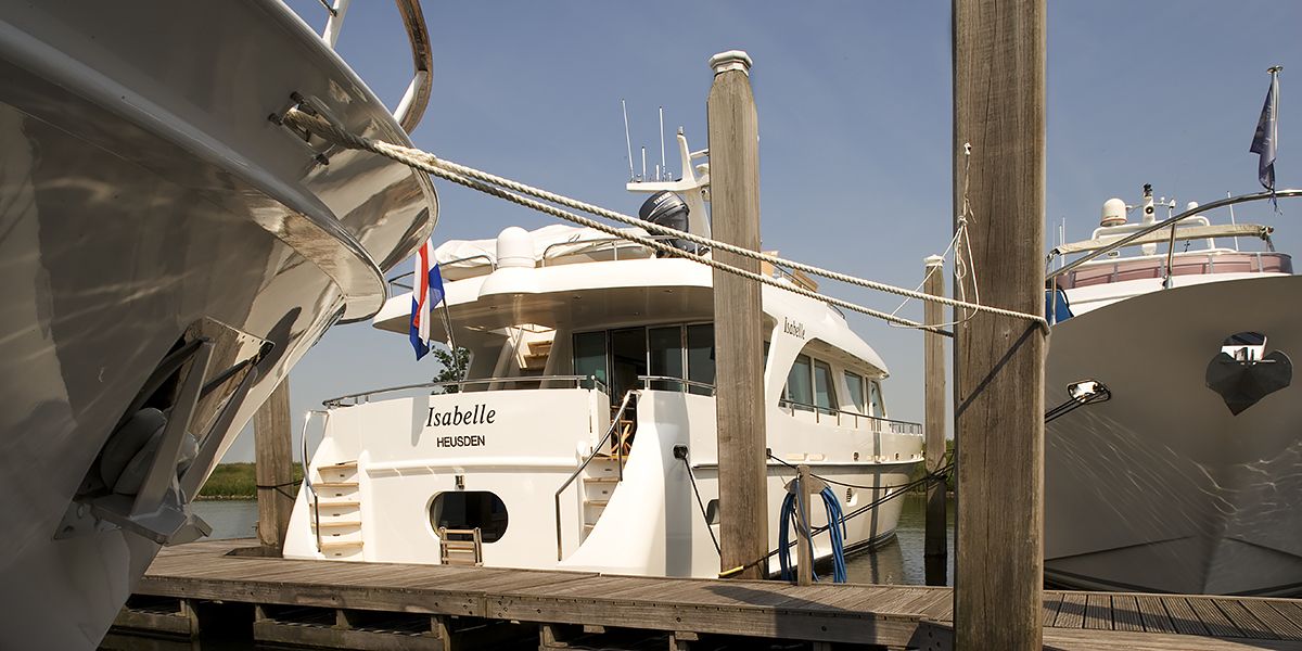 Ebony and Co project Yacht American Walnut Select Grade